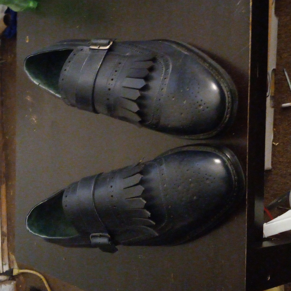Shoes - Picture 2 of 5